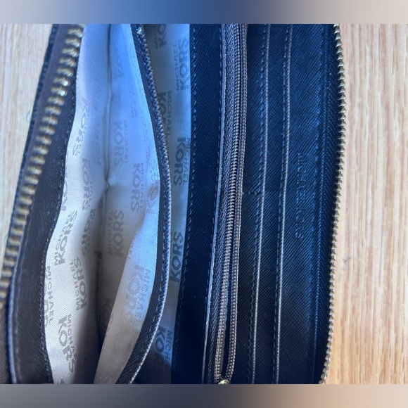 Michael Kors Dark Brown Logo Wallet - Picture 5 of 5